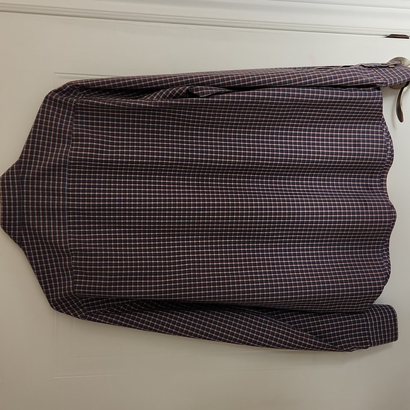 Untuckit wrinkle free plaid shirt, size large - Picture 5 of 9